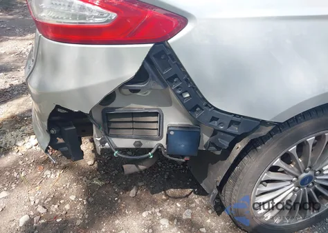 2013 Ford Fusion Titanium z USA, uszkodzony, nr VIN 3FA6P0K90DR101536